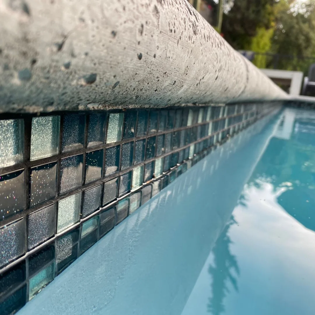 seguimos con mas fotos de la piscina.webp